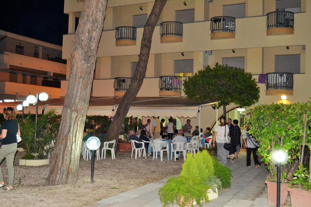 Hotel Quattropalme Tortoreto المظهر الخارجي الصورة