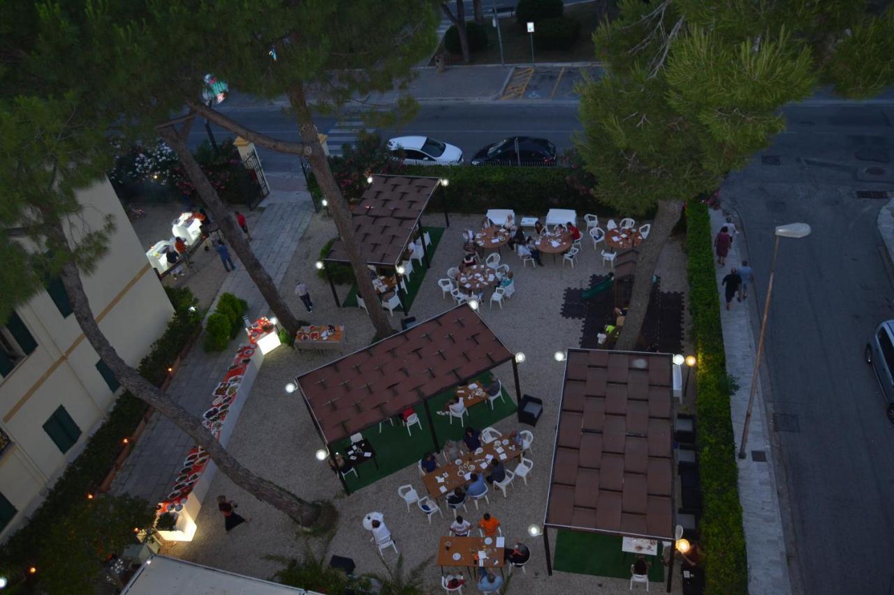 Hotel Quattropalme Tortoreto الغرفة الصورة